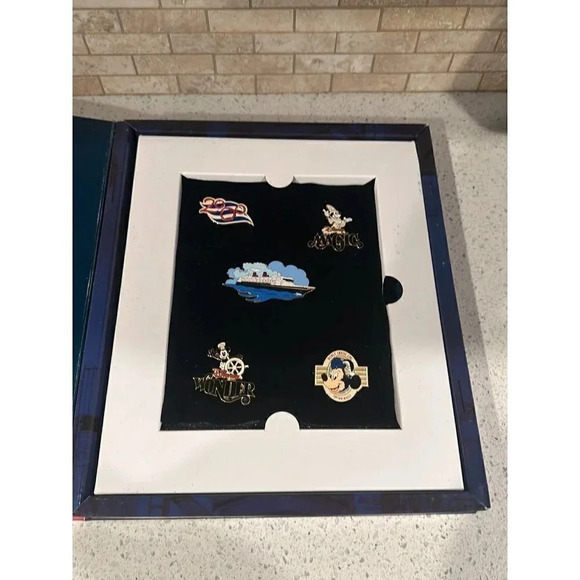 Disney Cruise Line Millenium 2000 Memory Box‎ w/5; special pins BAR - Picture 3 of 4